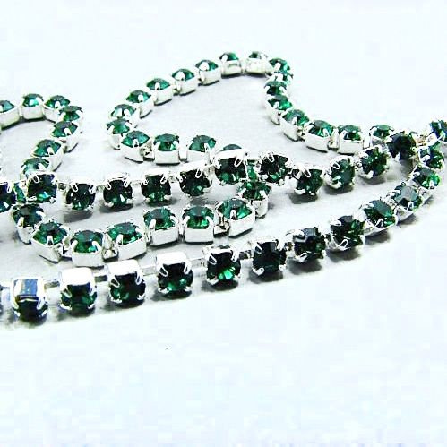 Taśma z kryształkami Preciosa ss 8,5 (~2,5 mm) Emerald, silver, 10cm