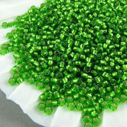 TOHO Round 11/0: TR-11-27F Silver-Lined Frosted Peridot, 10g