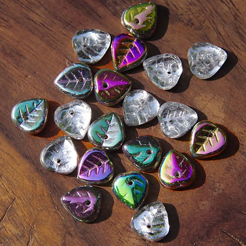 Glass leaves, silver with an opalescent coating, 9x9mm, 10 pcs.