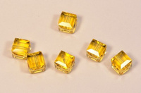 SWAROVSKI CUBE 8 MM LIGHT TOPAZ