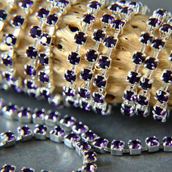 Rhinestone cupchain with Preciosa crystals ss 8,5 (~2,5 mm) Deep Tanzanite / silver 10cm