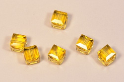 SWAROVSKI CUBE 8 MM LIGHT TOPAZ